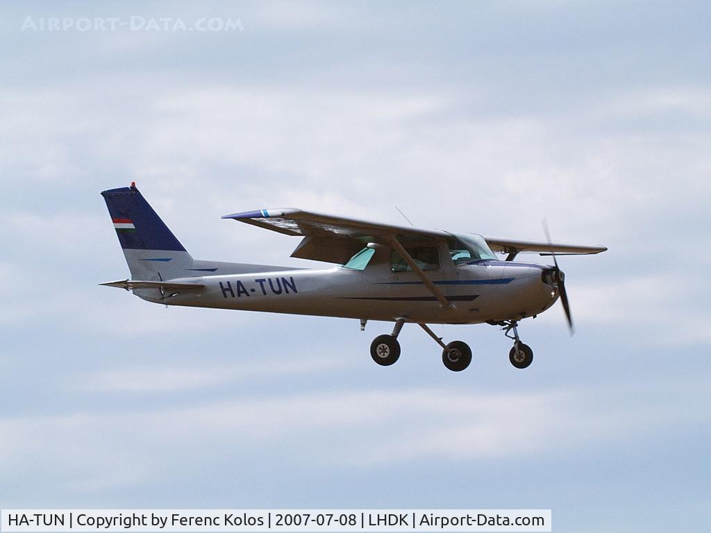 HA-TUN, 1976 Cessna 150M C/N 15078359, Dunakeszi