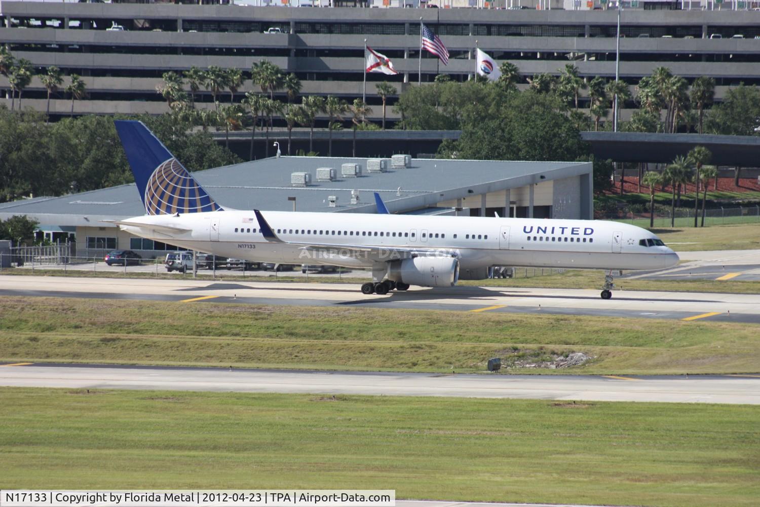 N17133, 1998 Boeing 757-224 C/N 29282, United 757