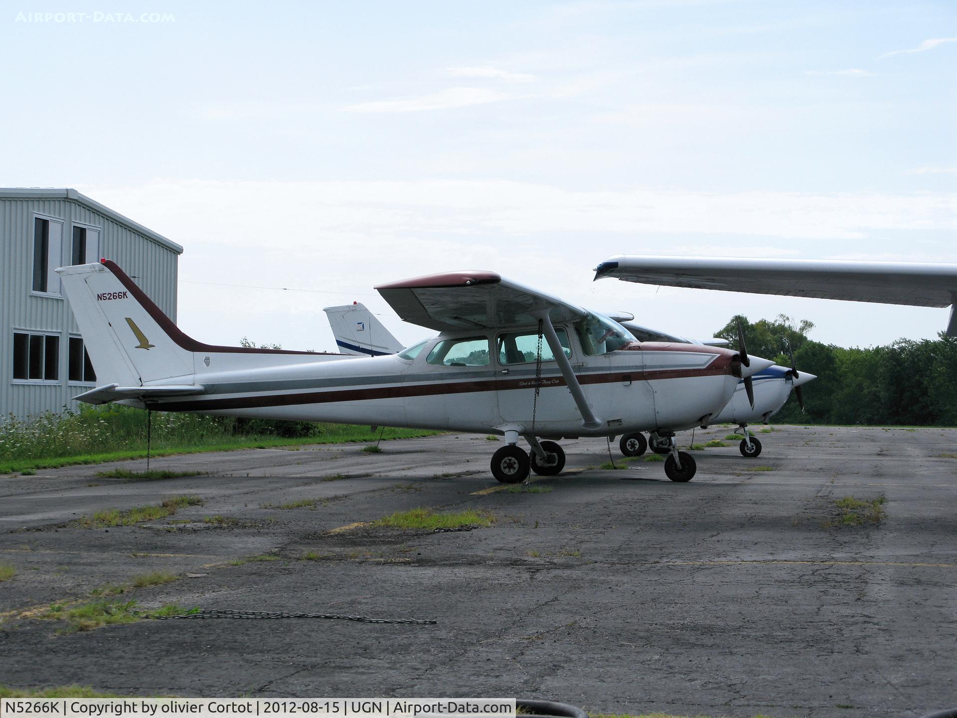 N5266K, 1980 Cessna 172P C/N 17274037, Waukegan airport