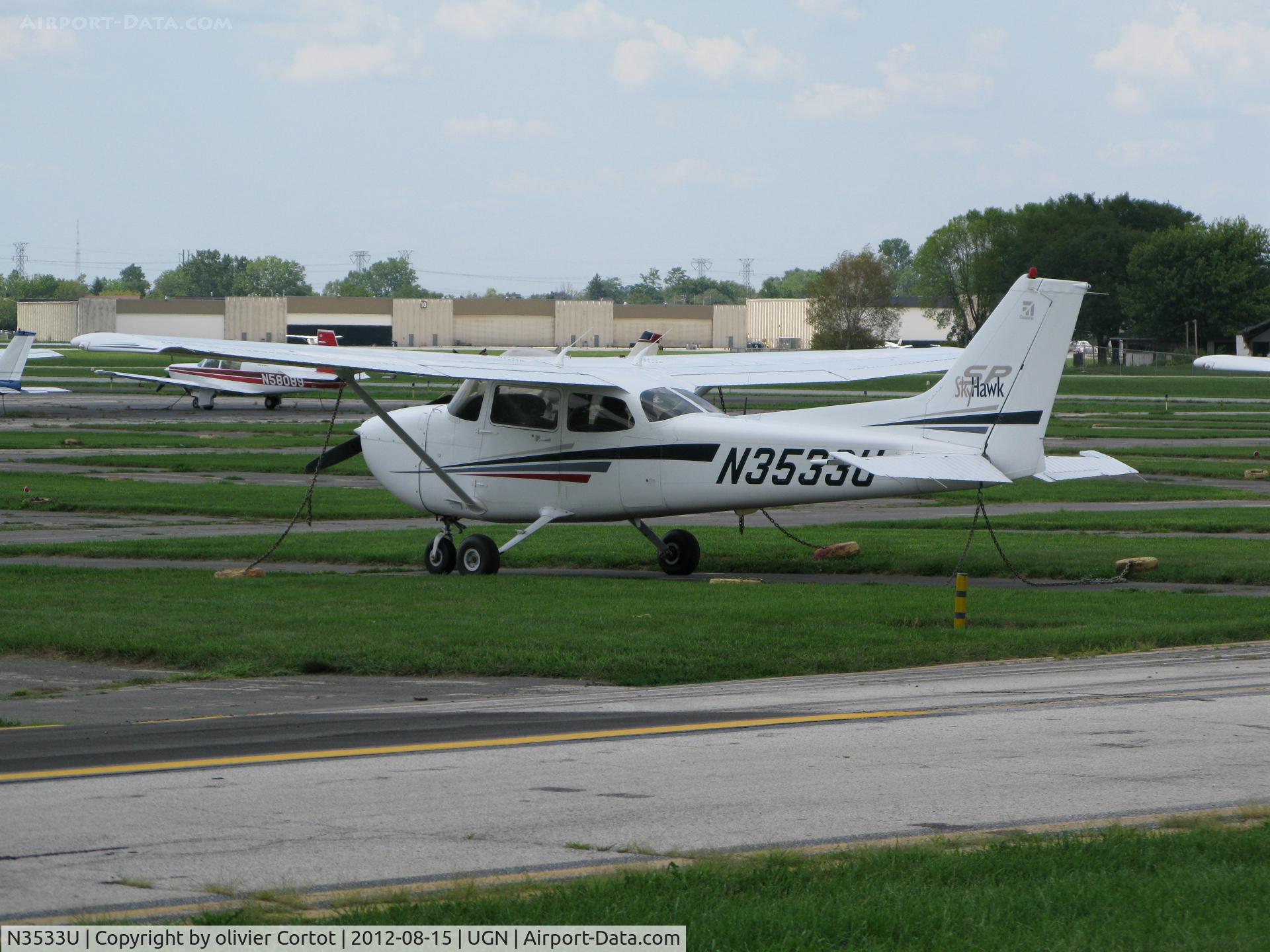 N3533U, Cessna 172S C/N 172S8890, Waukegan airport