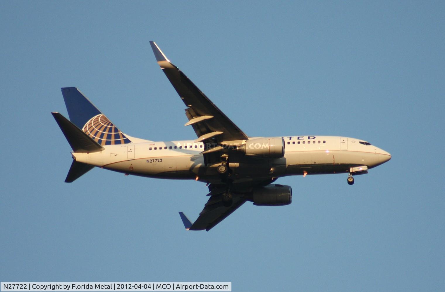 N27722, 1999 Boeing 737-724 C/N 28789, United 737-700