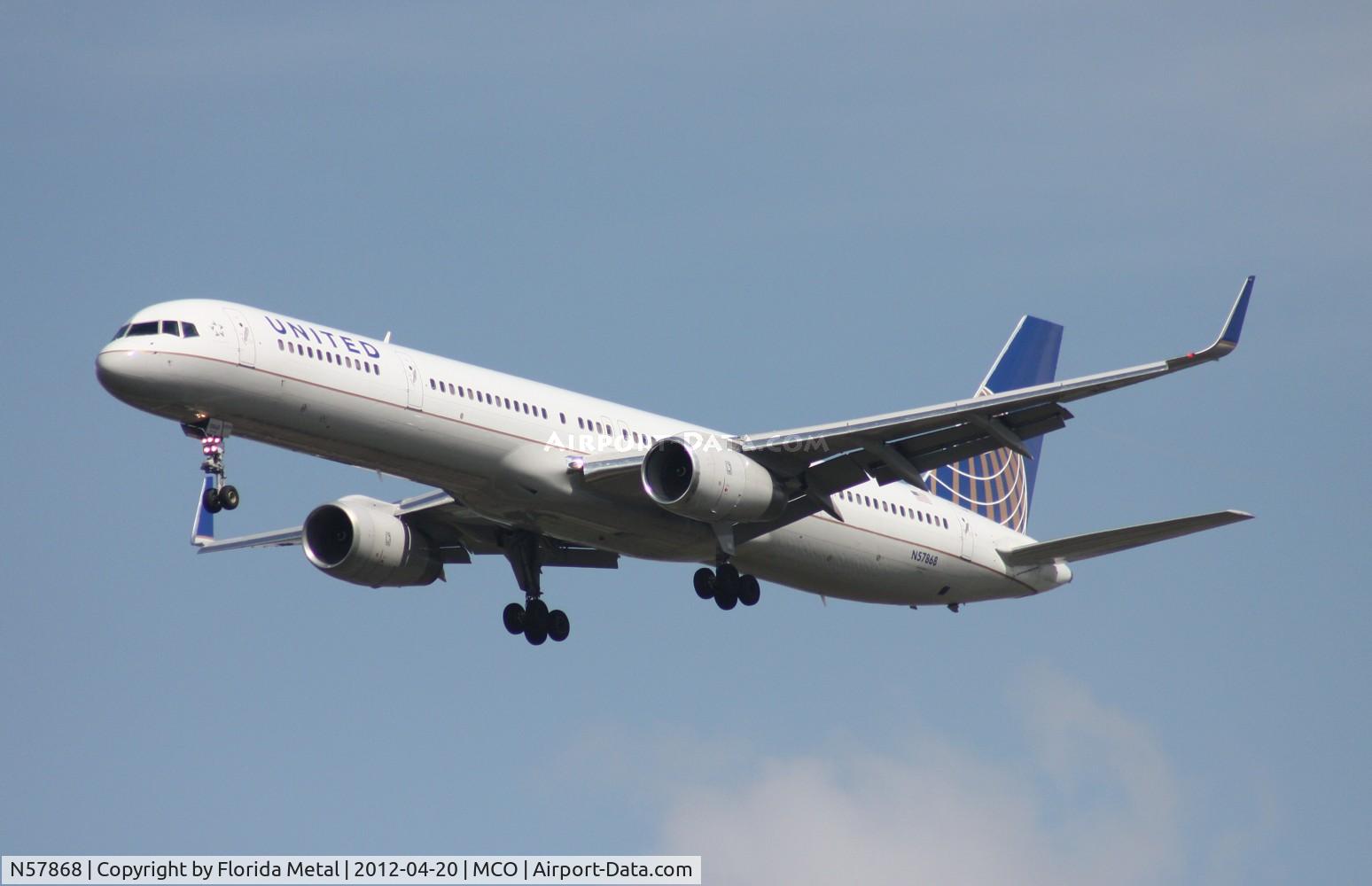 N57868, 2002 Boeing 757-33N C/N 32590, United 757-300