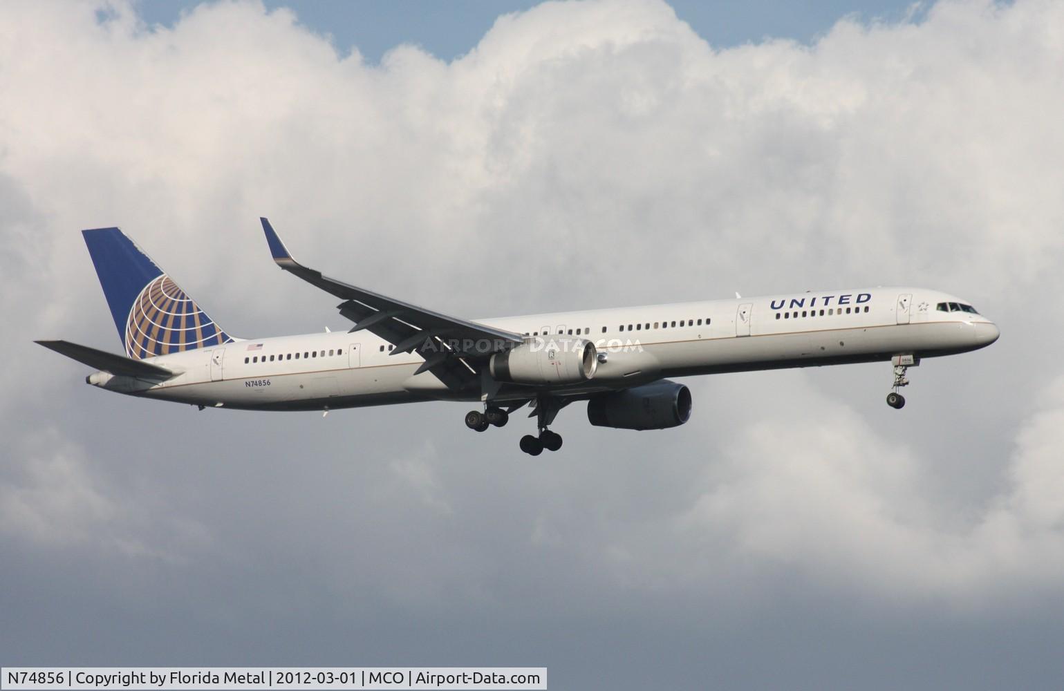 N74856, 2004 Boeing 757-324 C/N 32815, United 757-300