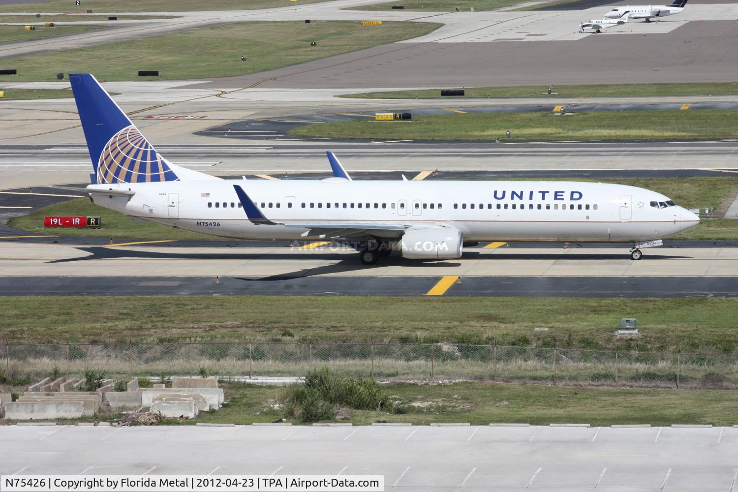 N75426, 2008 Boeing 737-924/ER C/N 31622, United 737-900