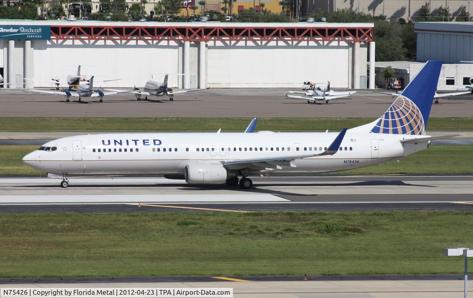 N75426, 2008 Boeing 737-924/ER C/N 31622, United 737-900