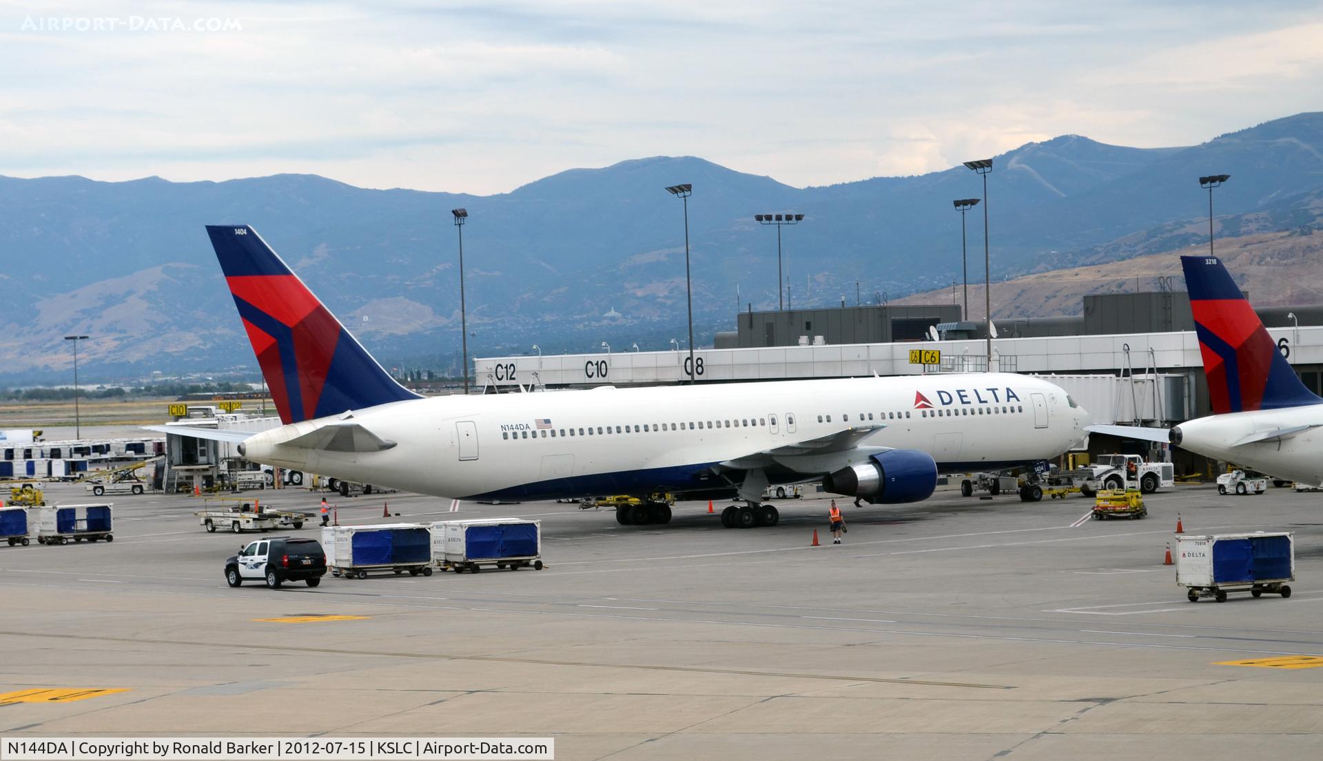 N144DA, 1999 Boeing 767-332 C/N 27584, SLC, UT