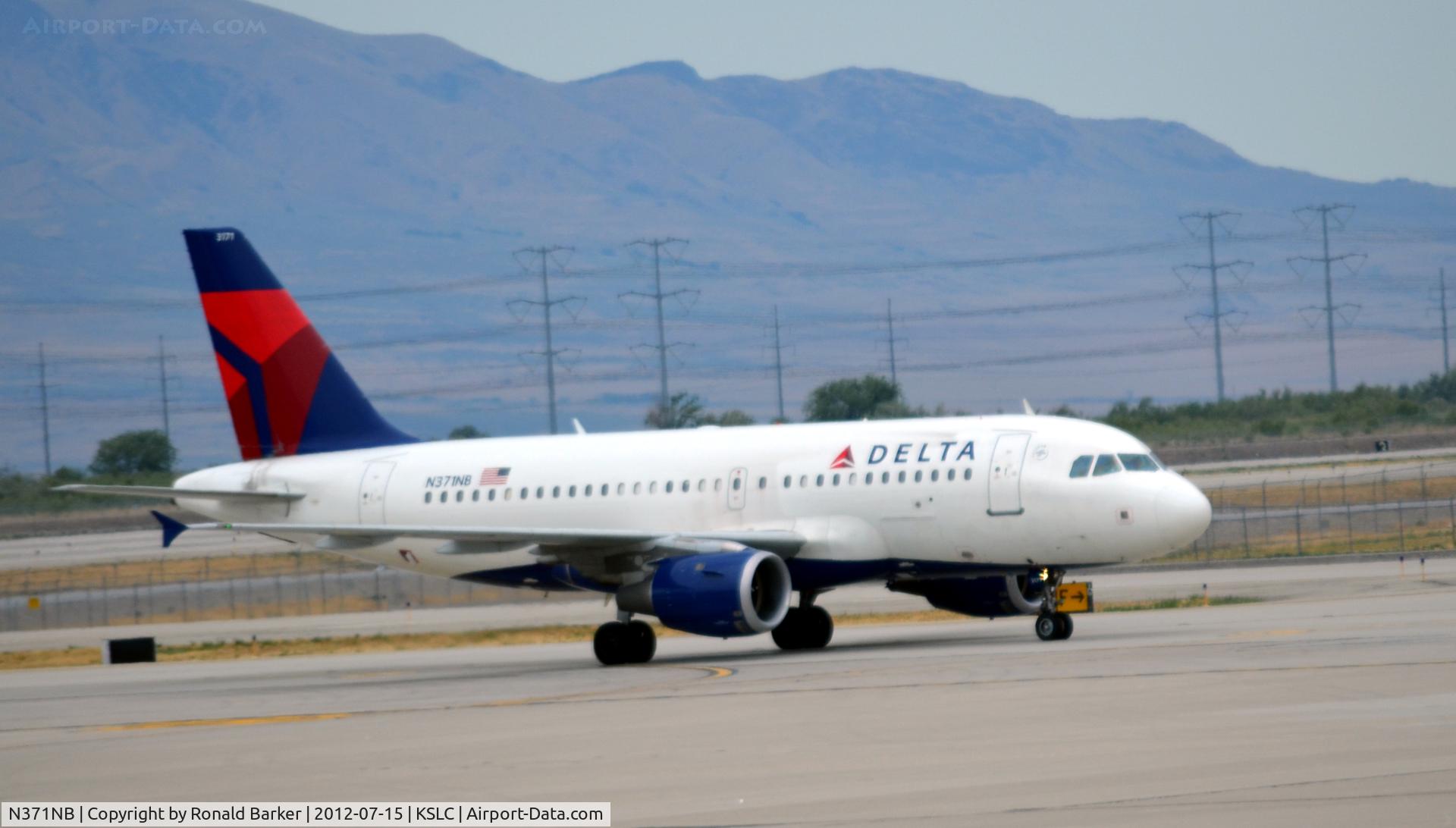 N371NB, 2003 Airbus A319-114 C/N 2095, Taxi SLC