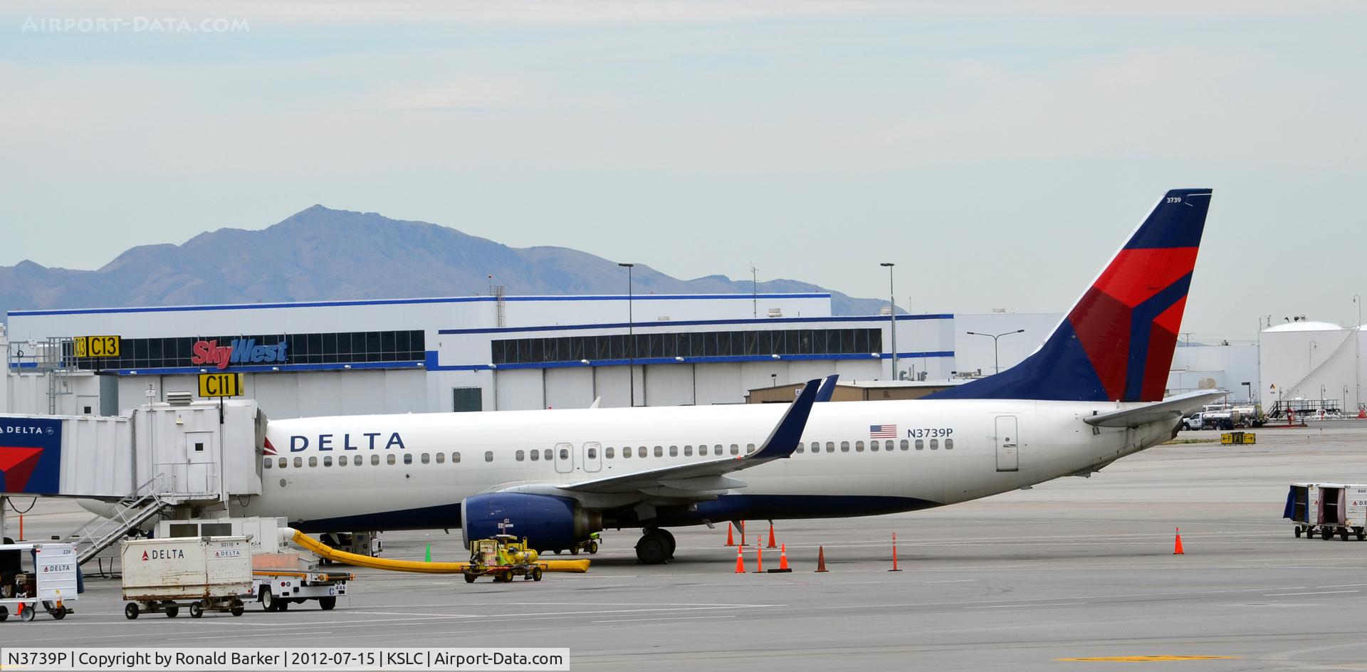 N3739P, 2000 Boeing 737-832 C/N 30541, SLC UT