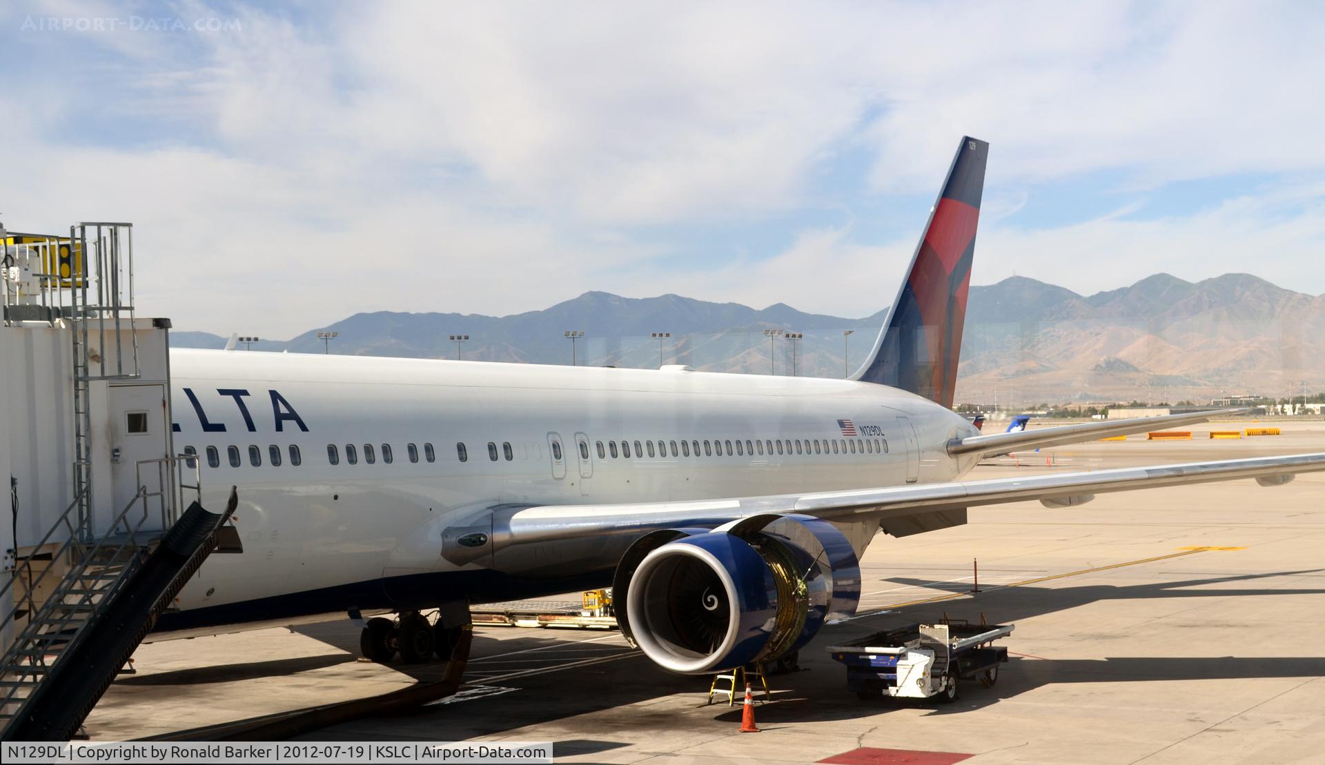 N129DL, 1988 Boeing 767-332 C/N 24079, SLC UT
