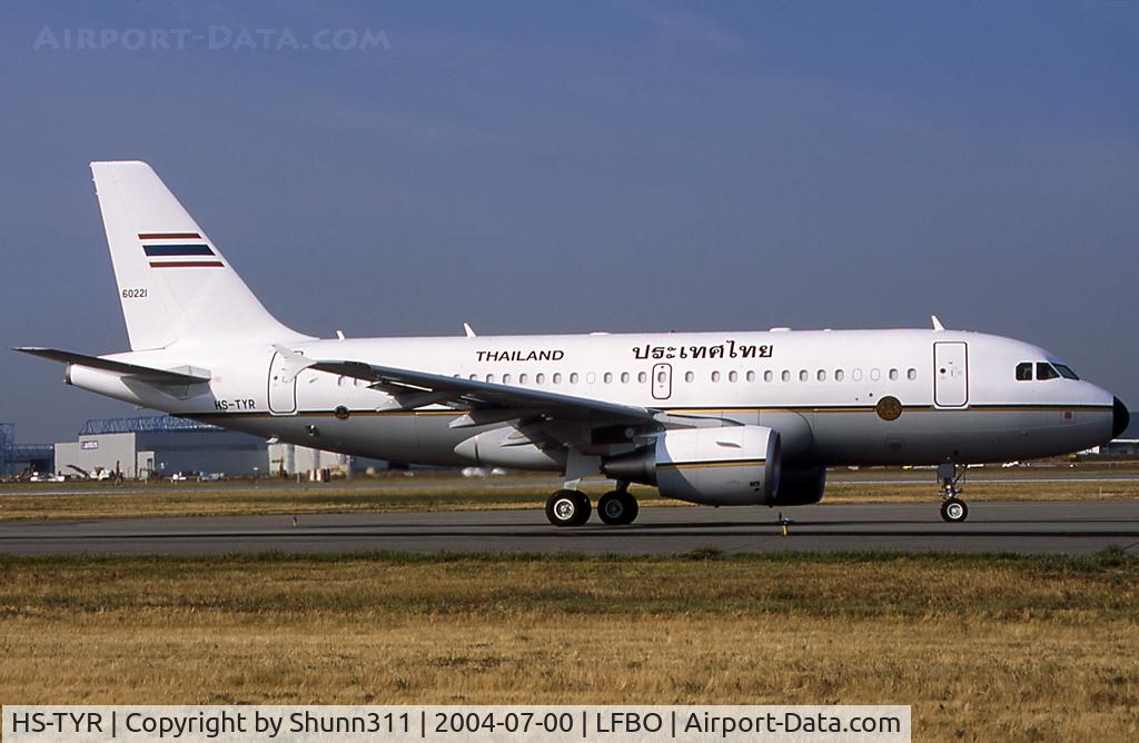 HS-TYR, Airbus A319-115X C/N 1908, Taxiing holding point rwy 14L for departure...