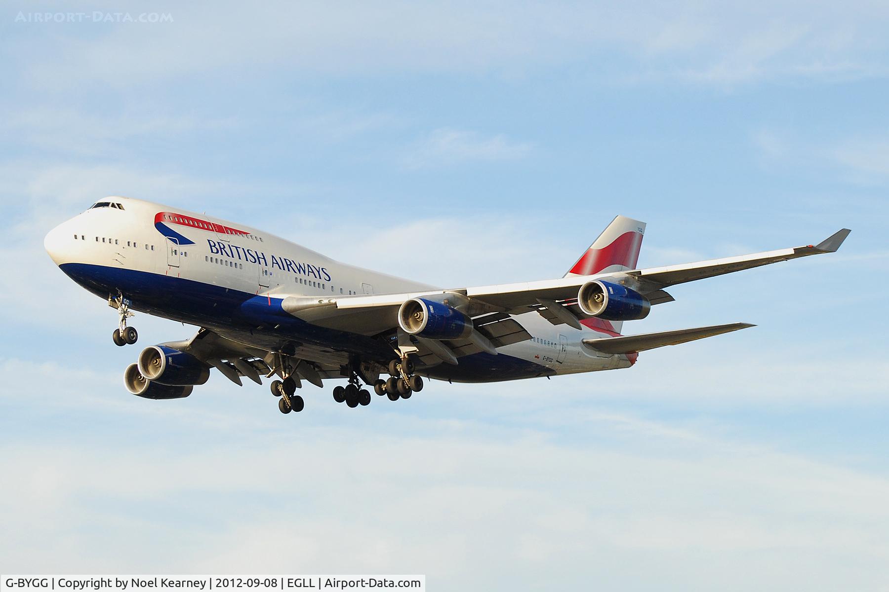 G-BYGG, 1999 Boeing 747-436 C/N 28859, Seen landing Rwy 27R at Heathrow Apt.