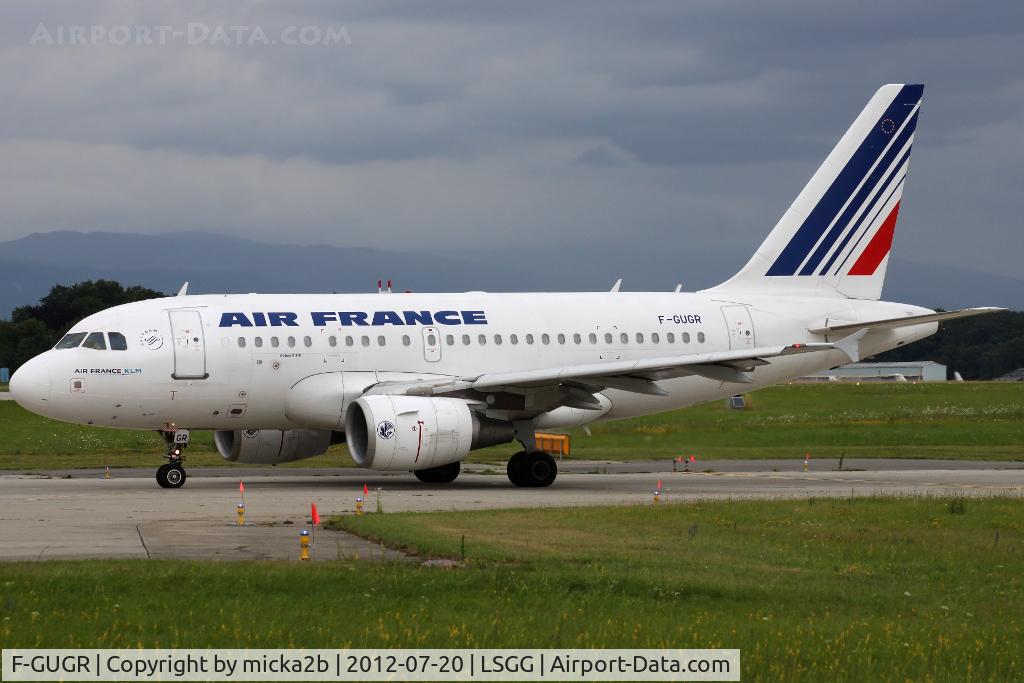 F-GUGR, 2007 Airbus A318-111 C/N 3009, Taxiing