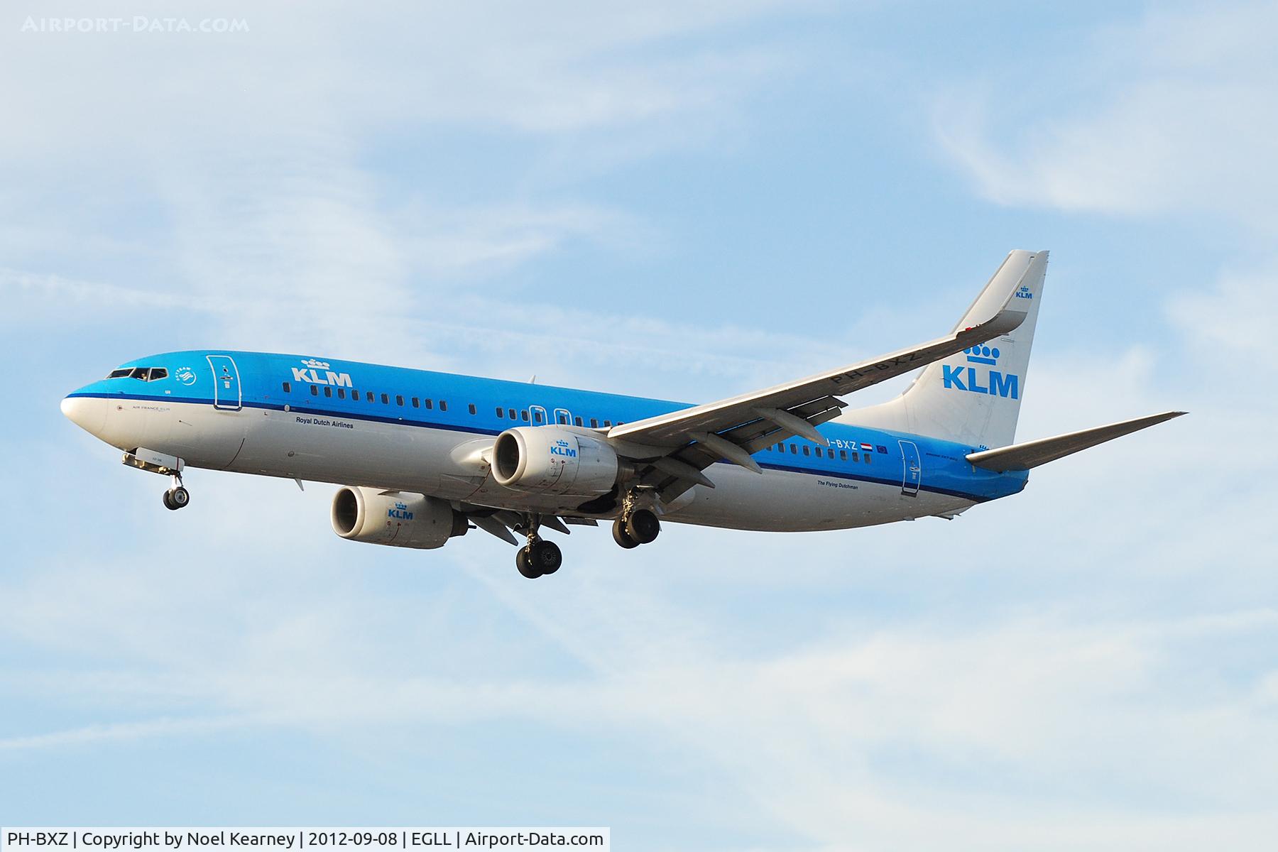 PH-BXZ, 2008 Boeing 737-8K2 C/N 30368, Seen landing Rwy 27R at Heathrow Apt.