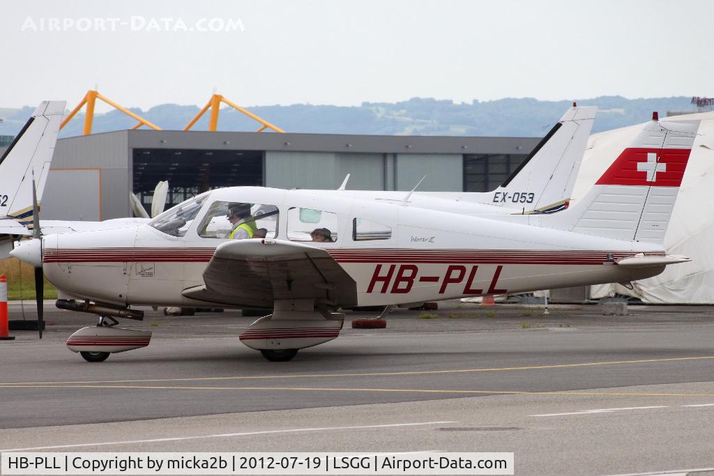 HB-PLL, Piper PA-28-161 Warrior II C/N 28-16057, Taxiing