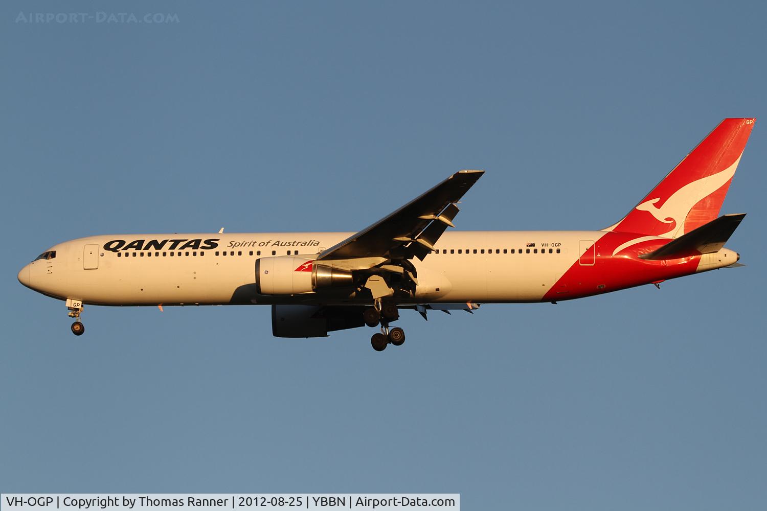 VH-OGP, 1996 Boeing 767-338 C/N 28153, Qantas Boeing 767