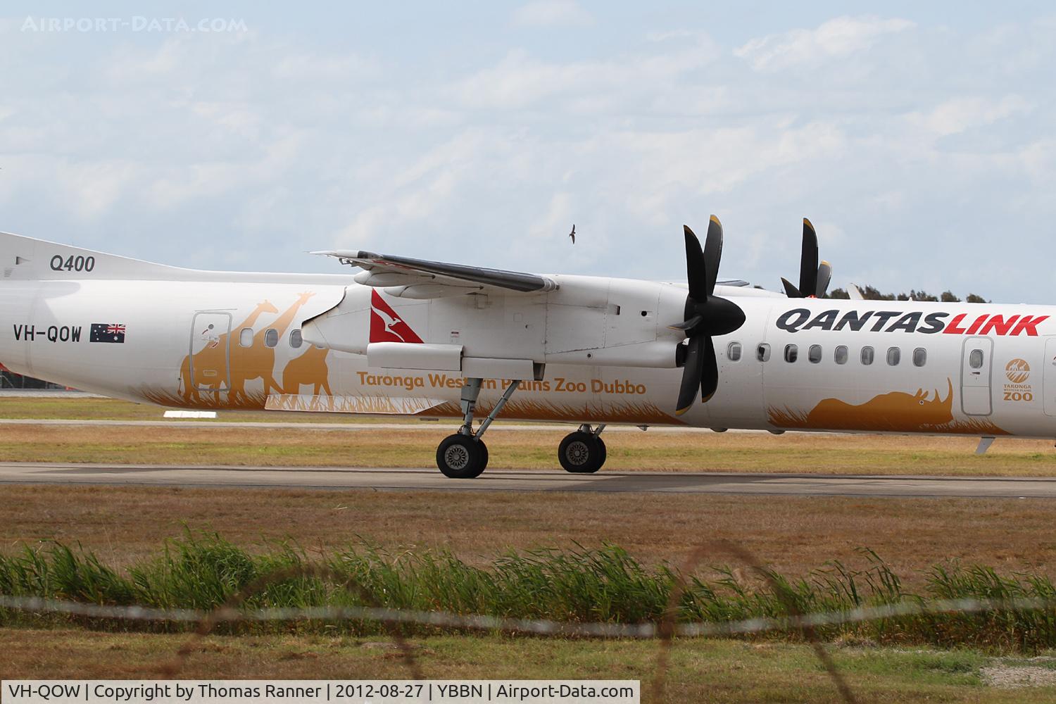 VH-QOW, 2009 De Havilland Canada DHC-8-402Q Dash 8 C/N 4285, QantasLink DHC-8