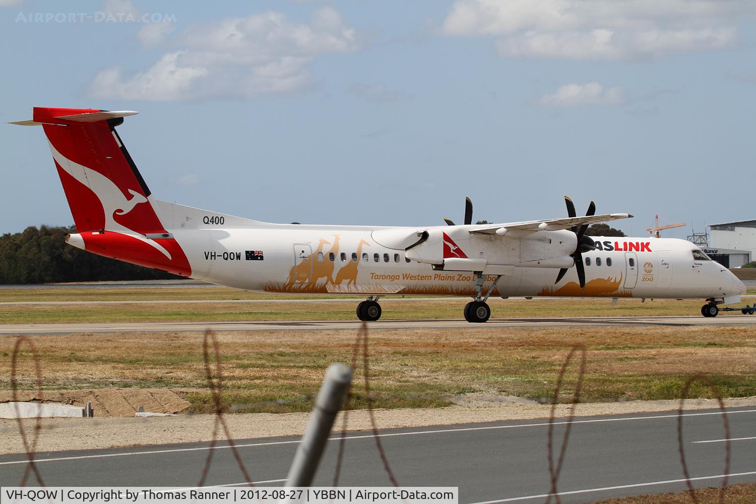 VH-QOW, 2009 De Havilland Canada DHC-8-402Q Dash 8 C/N 4285, QantasLink DHC-8