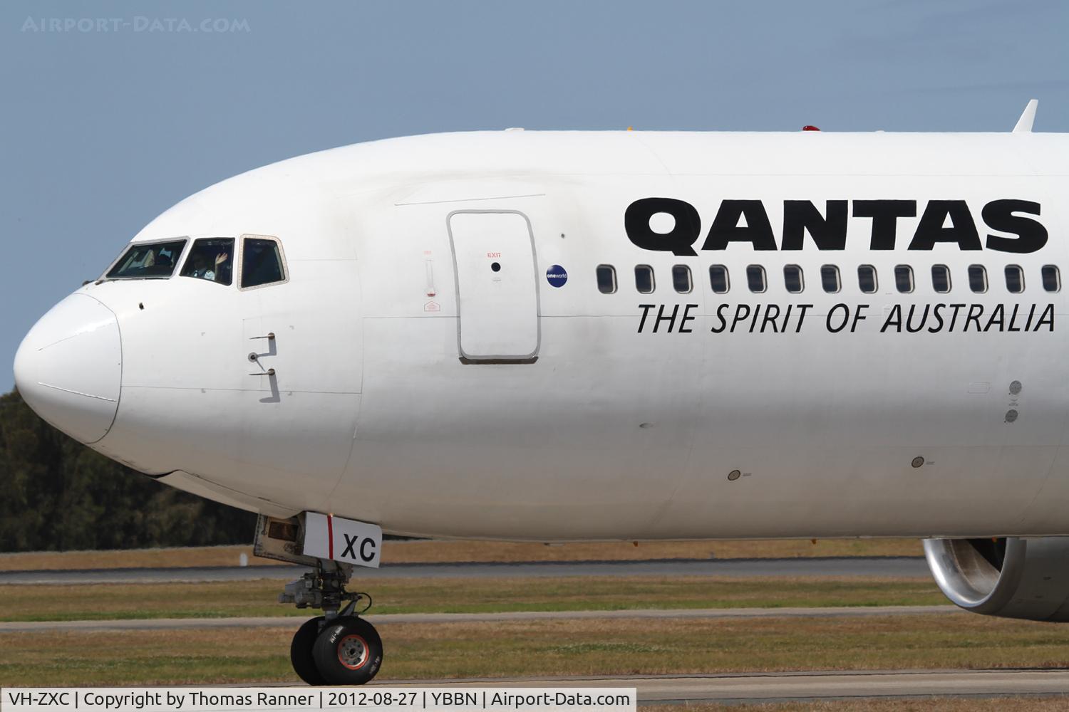 VH-ZXC, 1990 Boeing 767-336 C/N 24339, Qantas Boeing 767 Thanks for waving!