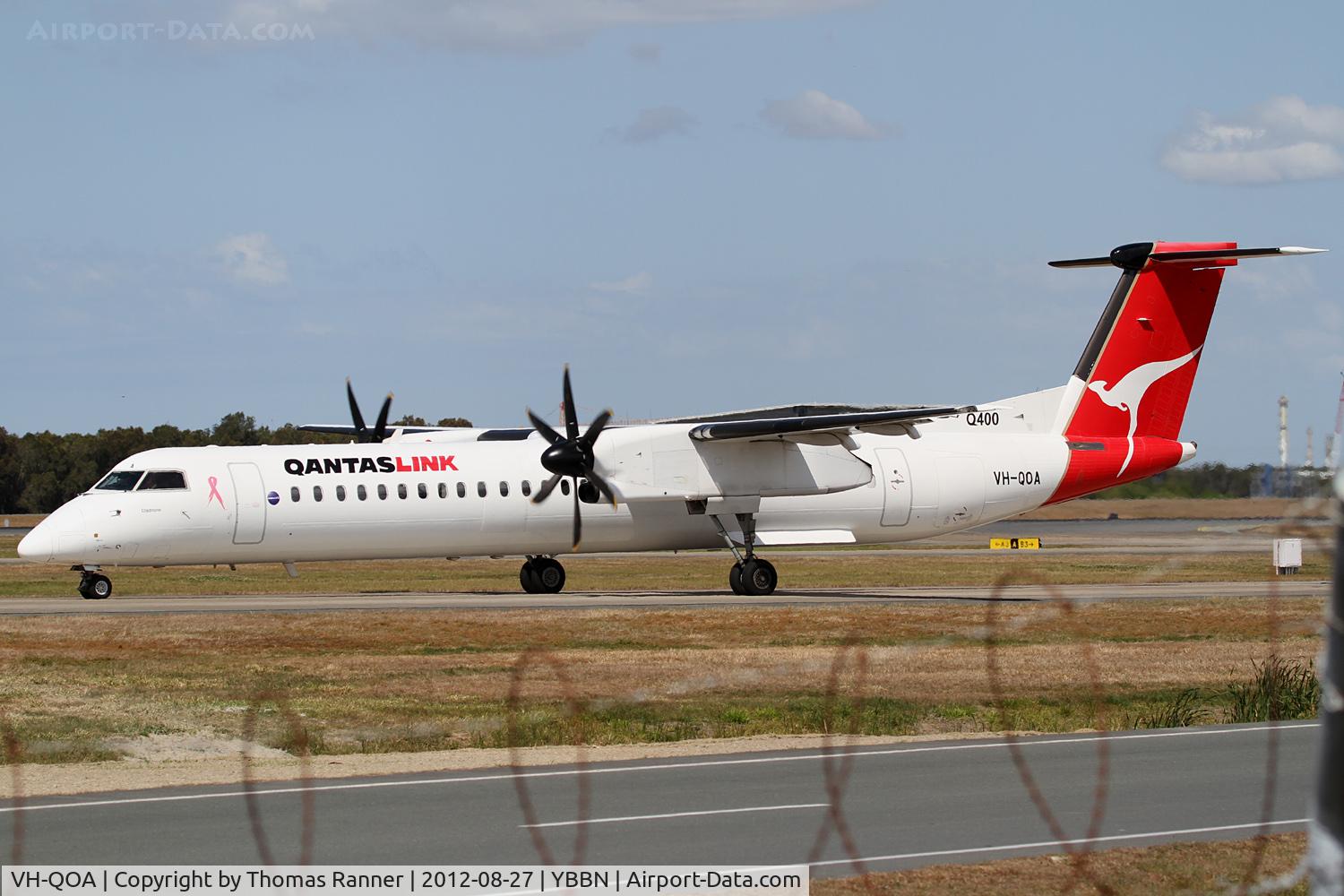 VH-QOA, 2005 De Havilland Canada DHC-8-402 Dash 8 C/N 4112, QantasLink DHC-8