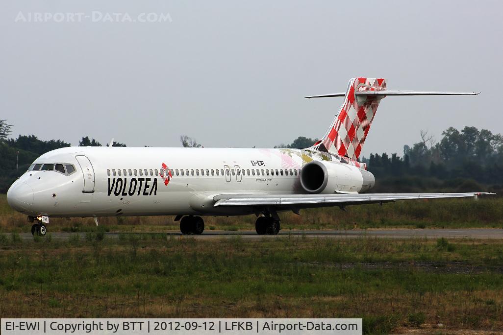 EI-EWI, 2003 Boeing 717-2BL C/N 55170, taxiing after landing in 16
