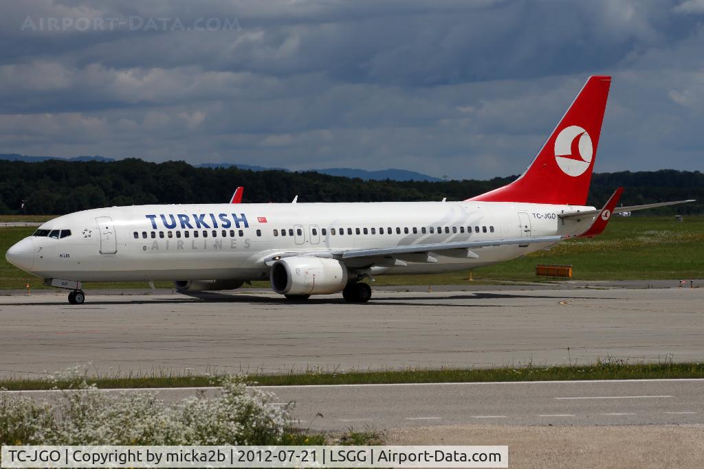 TC-JGO, 2006 Boeing 737-8F2 C/N 34413, Taxiing