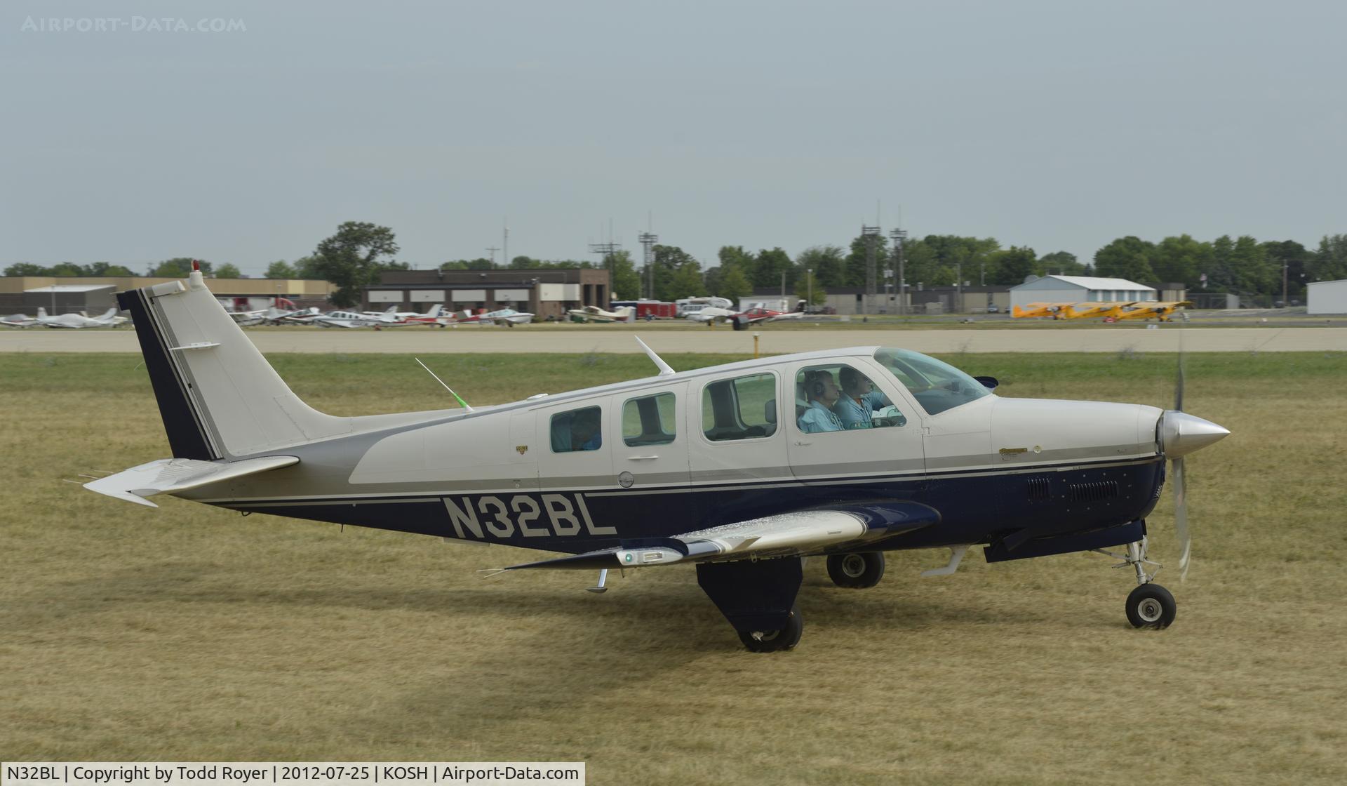 N32BL, 1982 Beech B36TC Bonanza C/N EA-296, Airventure 2012