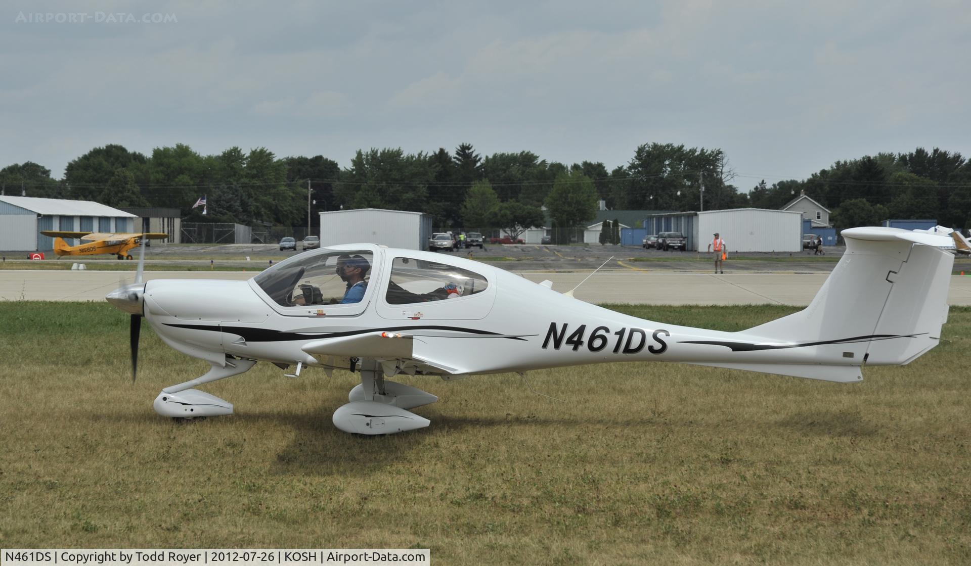 N461DS, 2007 Diamond DA-40 Diamond Star C/N 40.761, Airventure 2012