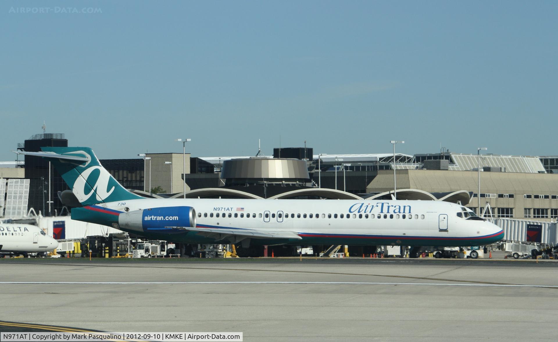 N971AT, 2001 Boeing 717-200 C/N 55032, Boeing 717-200