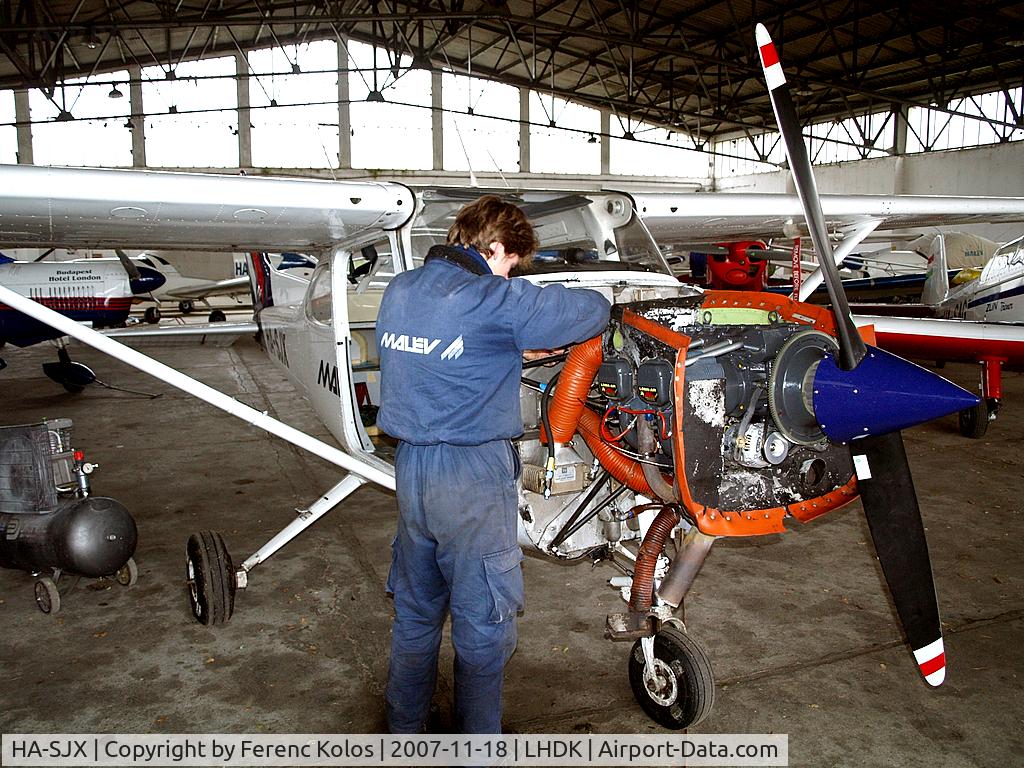 HA-SJX, 1978 Cessna 172N C/N 17270653, Dunakeszi