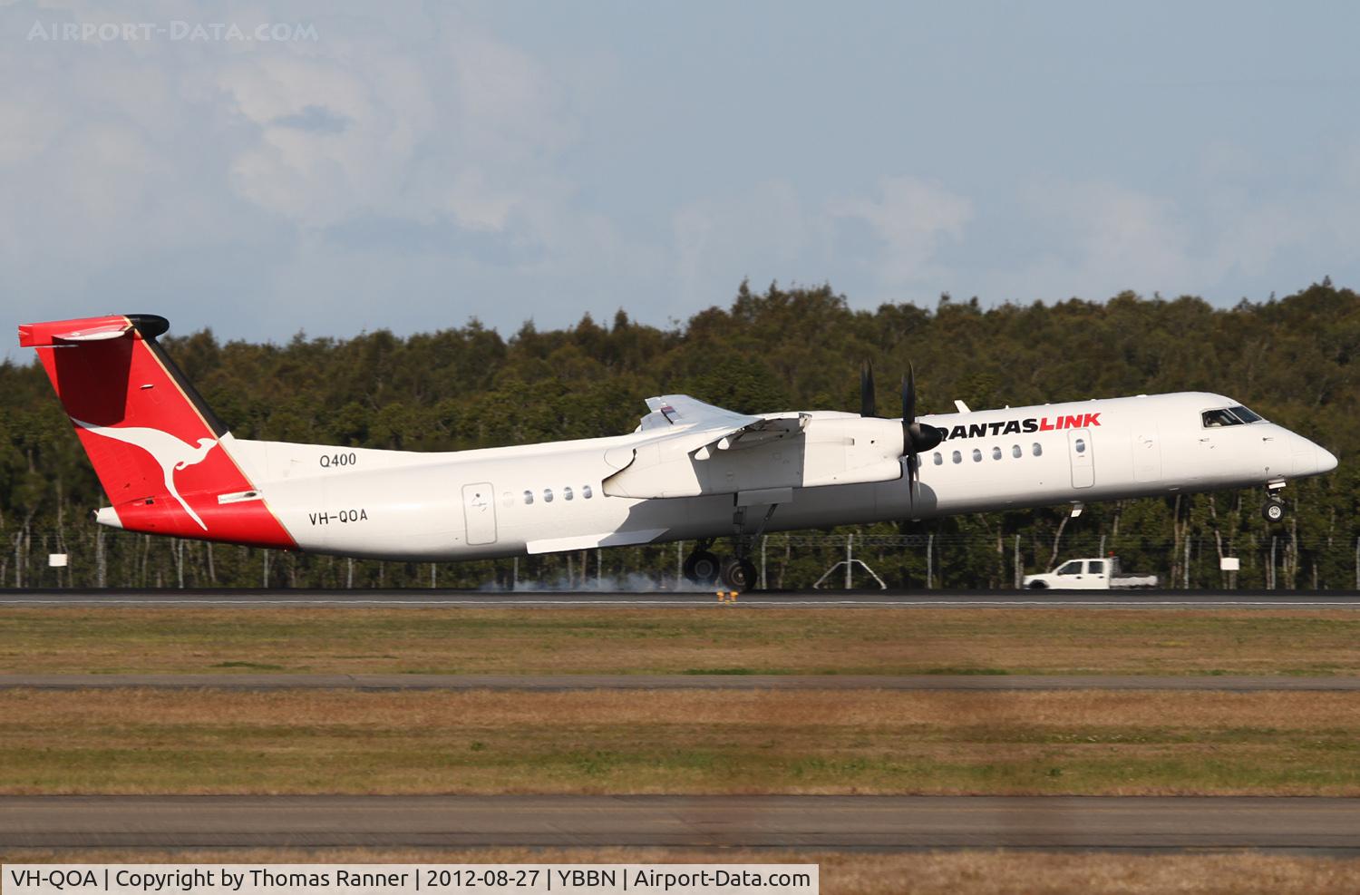 VH-QOA, 2005 De Havilland Canada DHC-8-402 Dash 8 C/N 4112, QantasLink DHC-8