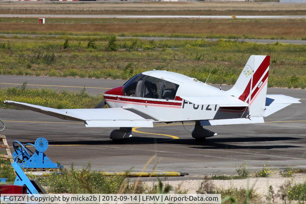 F-GTZY, Robin DR-400-160 Chevalier C/N 2445, Parked