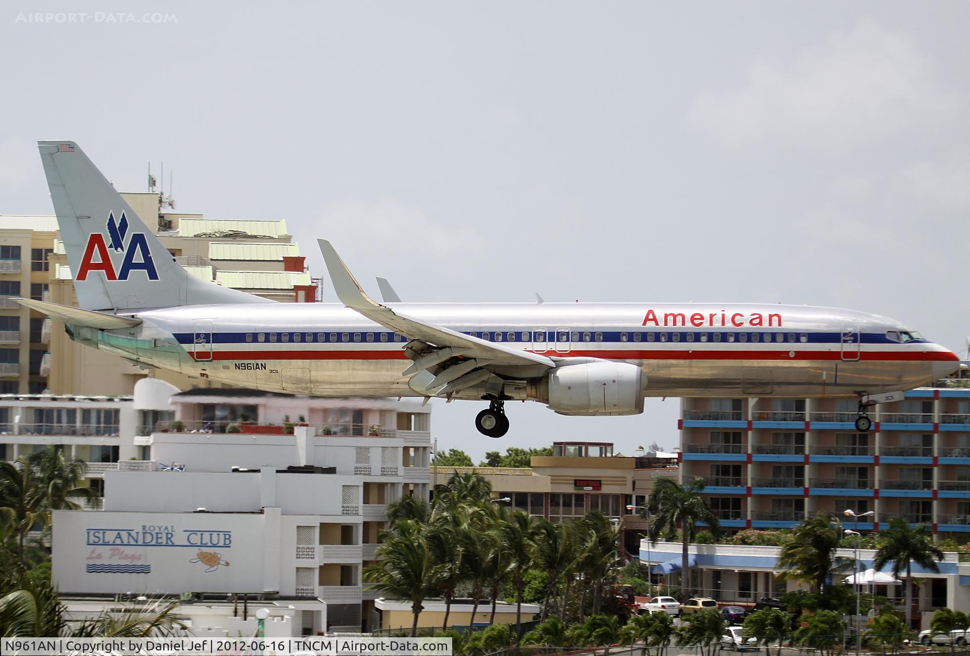 N961AN, 2001 Boeing 737-823 C/N 30092, N961AN