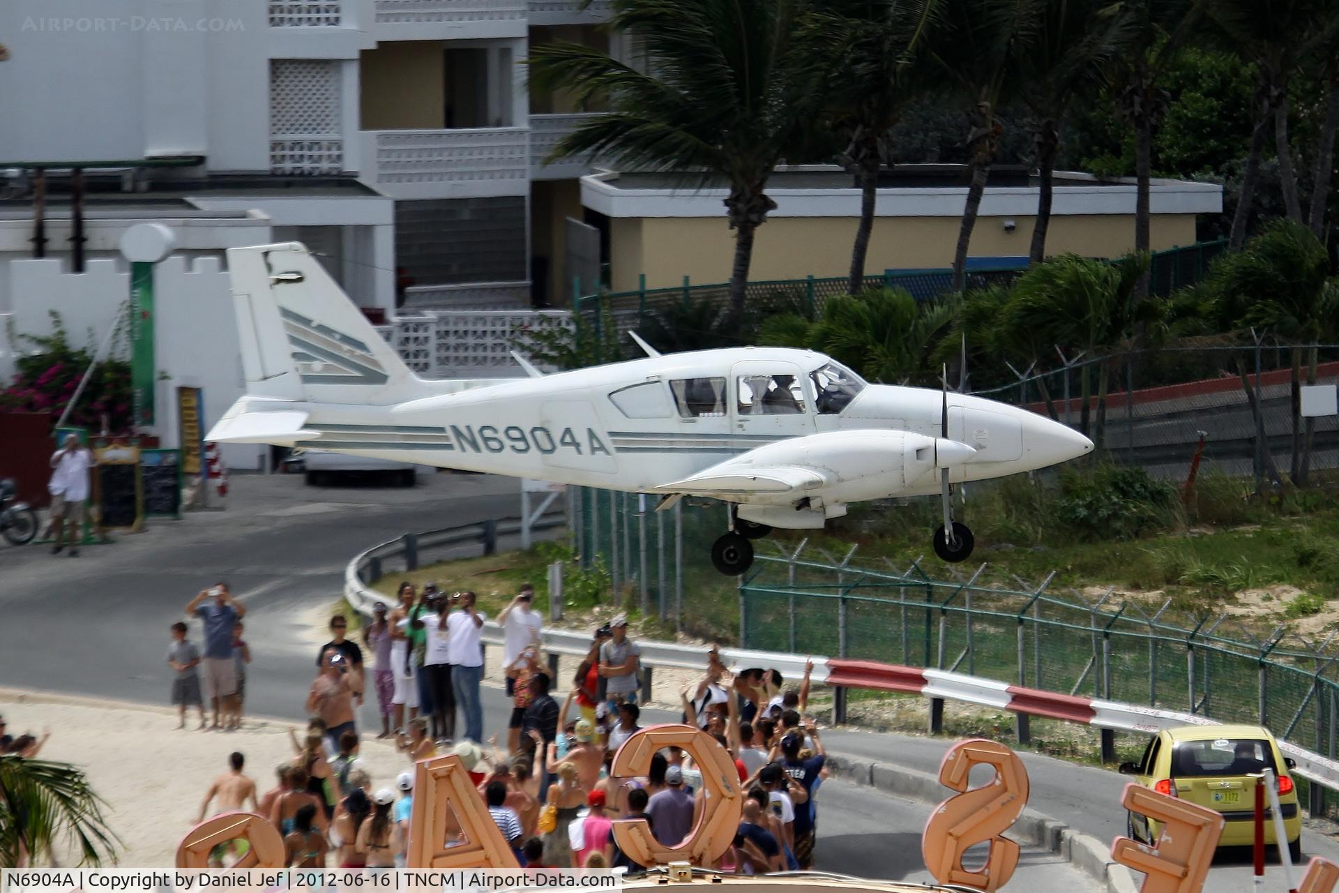 N6904A, 1979 Piper PA-23-250 C/N 27-7954076, N6904A