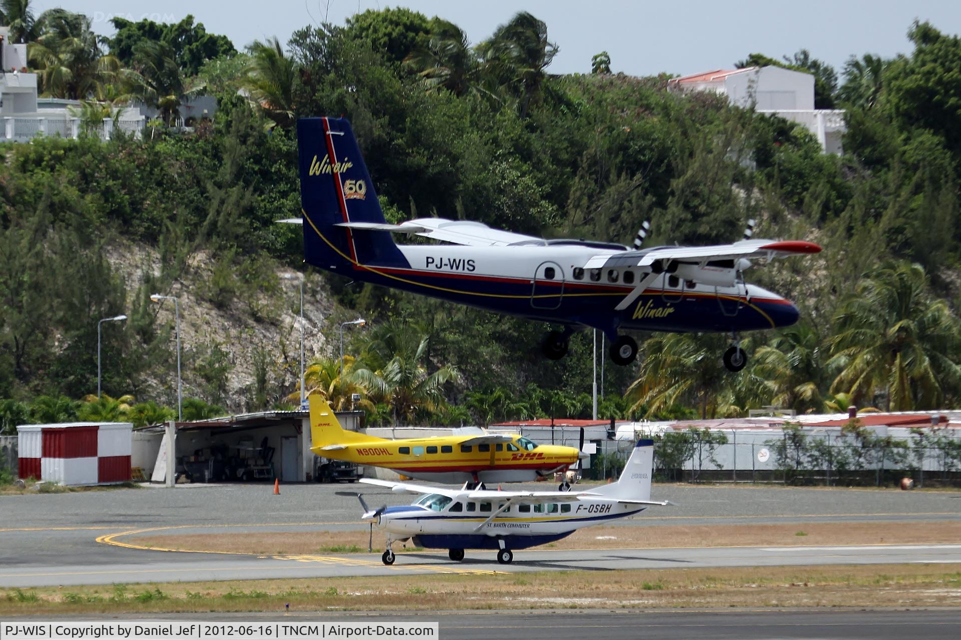PJ-WIS, 1975 De Havilland Canada DHC-6-300 Twin Otter C/N 447, PJ-WIS