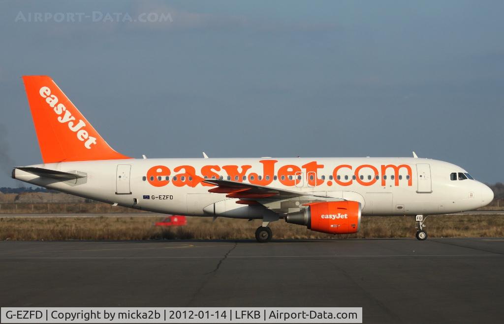 G-EZFD, 2009 Airbus A319-111 C/N 3810, Taxiing