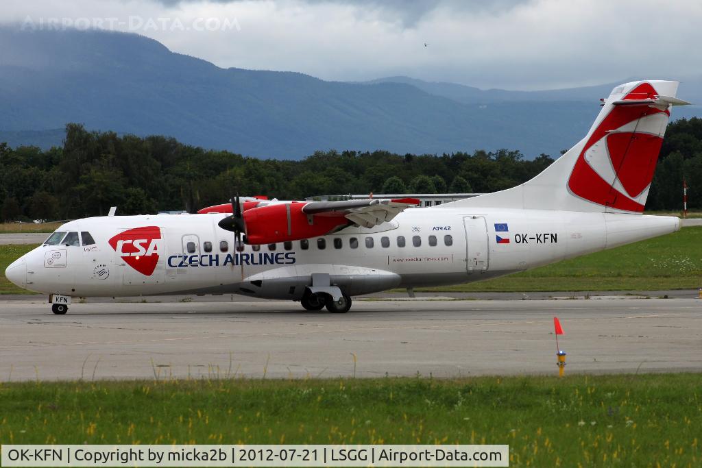 OK-KFN, 2005 ATR 42-500 C/N 637, Taxiing