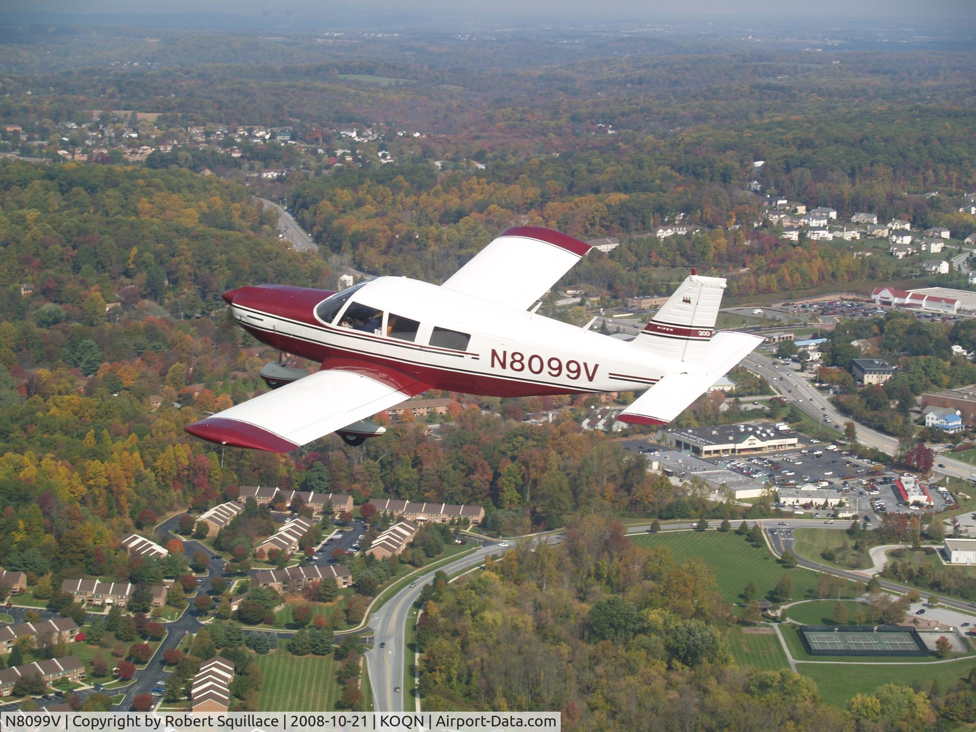 N8099V, 1971 Piper PA-32-300 Cherokee Six C/N 32-7140072, Flying over Exton, PA, October 2008