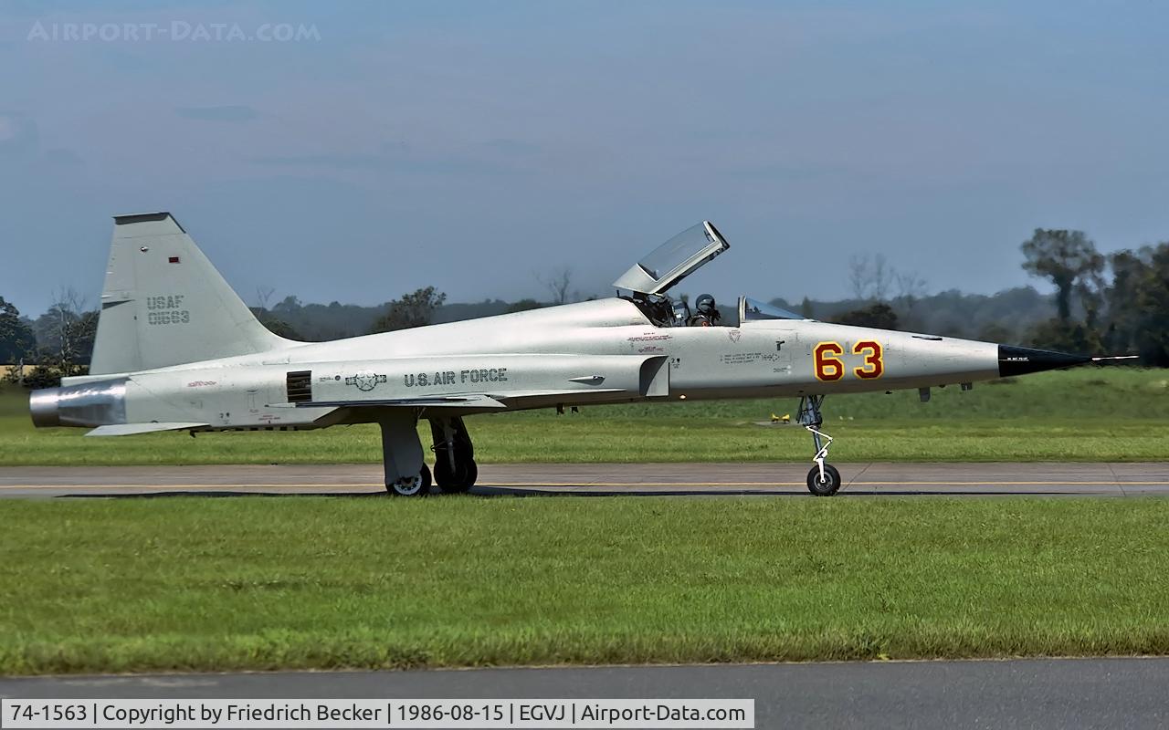 74-1563, 1974 Northrop F-5E Tiger II C/N R.1245, taxying to the active at RAF Bentwaters
