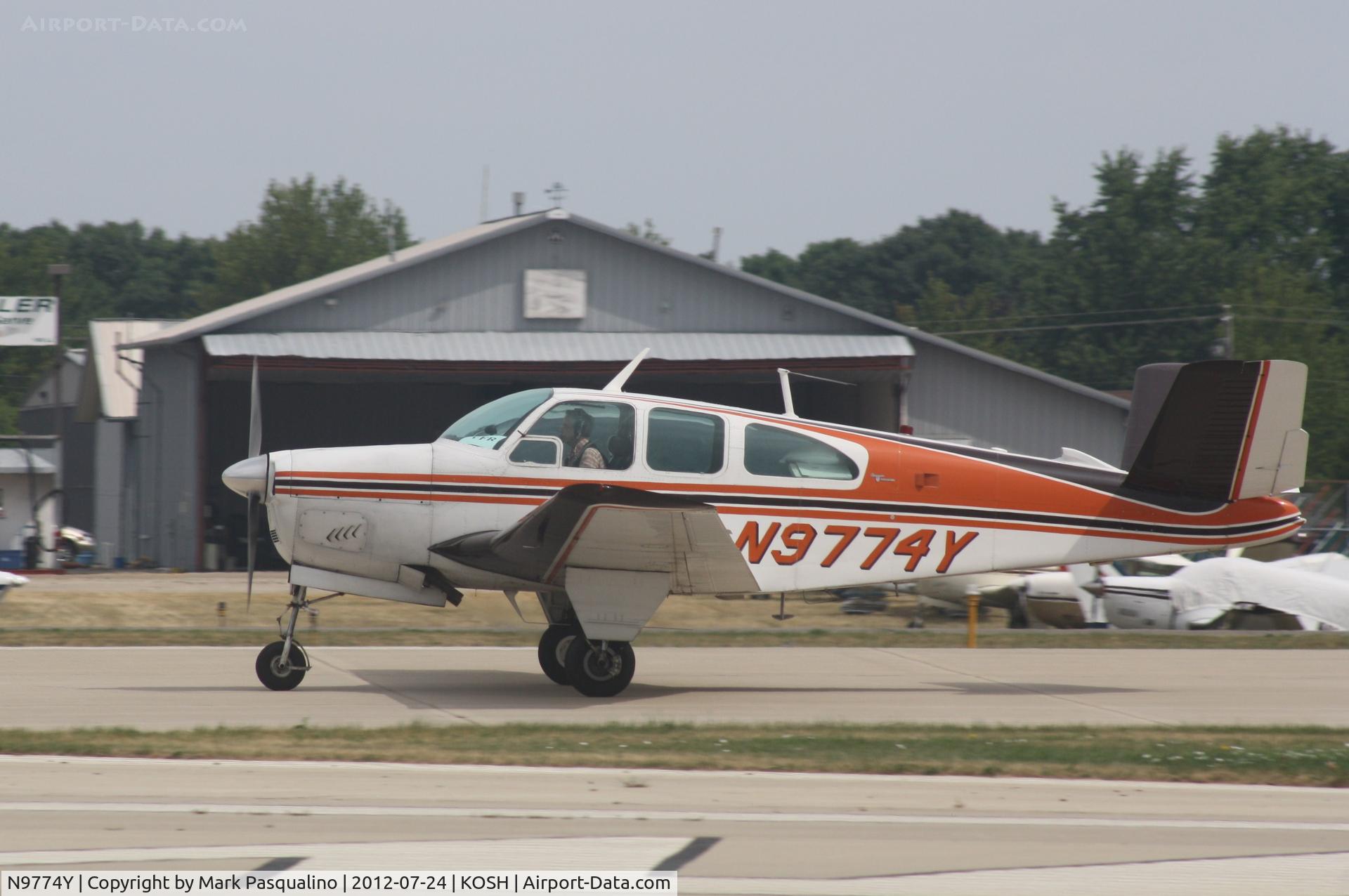 N9774Y, 1963 Beech P35 Bonanza C/N D-7159, Beech P35