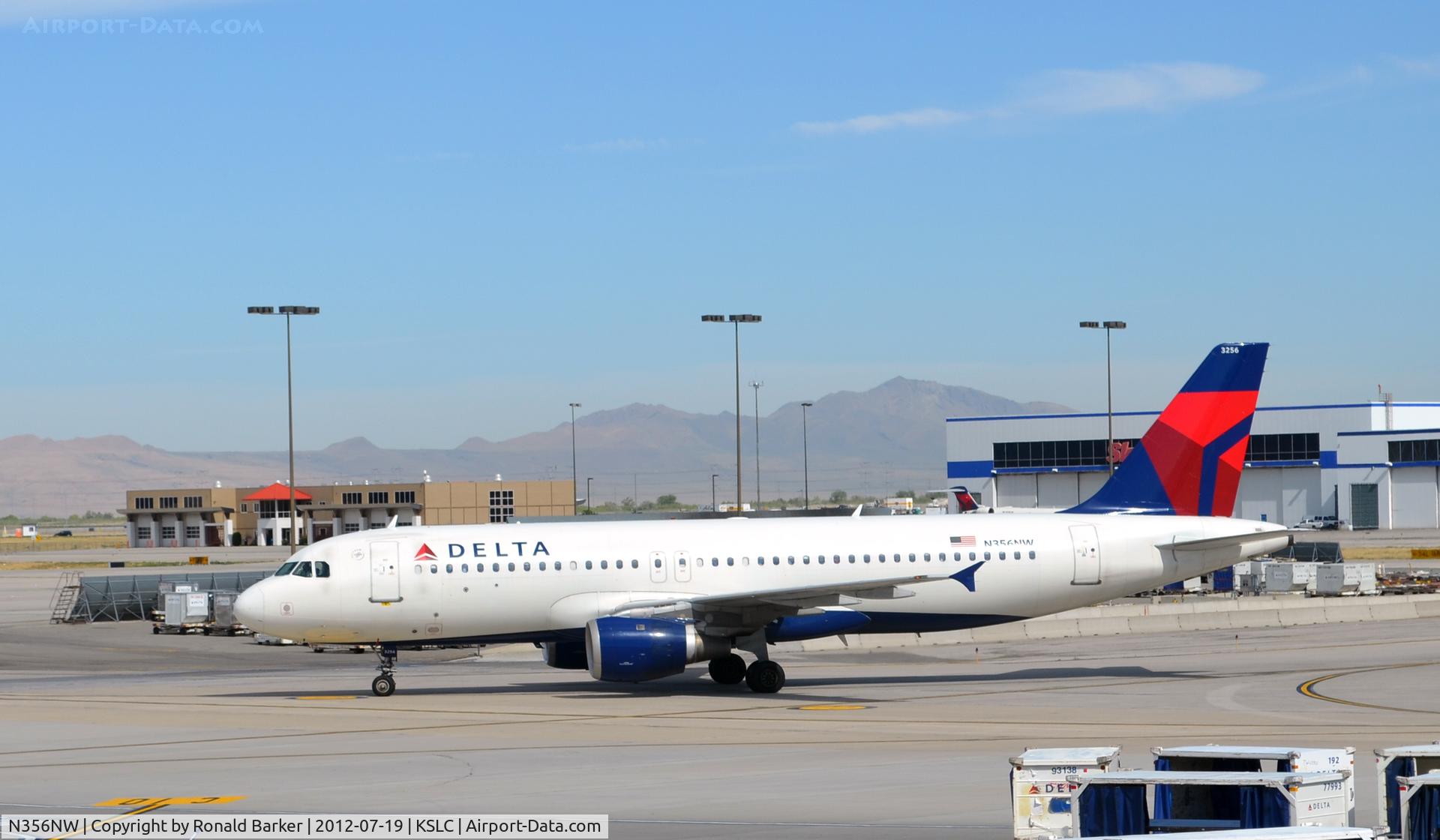 N356NW, 1998 Airbus A320-212 C/N 818, Taxi SLC
