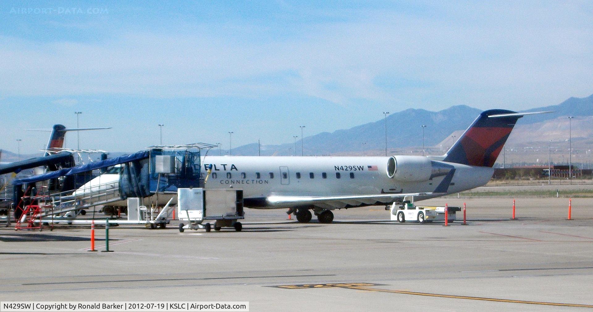 N429SW, 2001 Bombardier CRJ-200LR (CL-600-2B19) C/N 7518, SLC UT