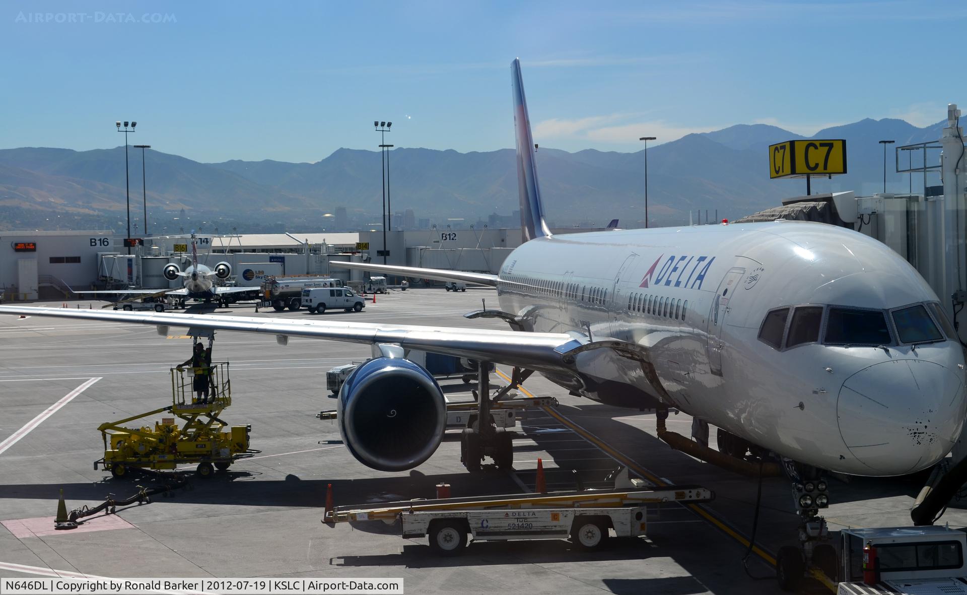 N646DL, 1989 Boeing 757-232 C/N 24217, SLC UT