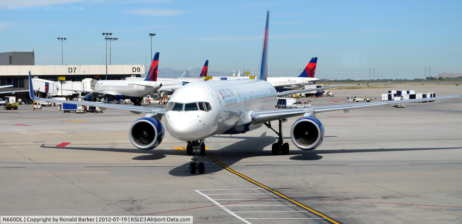 N660DL, 1990 Boeing 757-232 C/N 24422, Taxi SLC