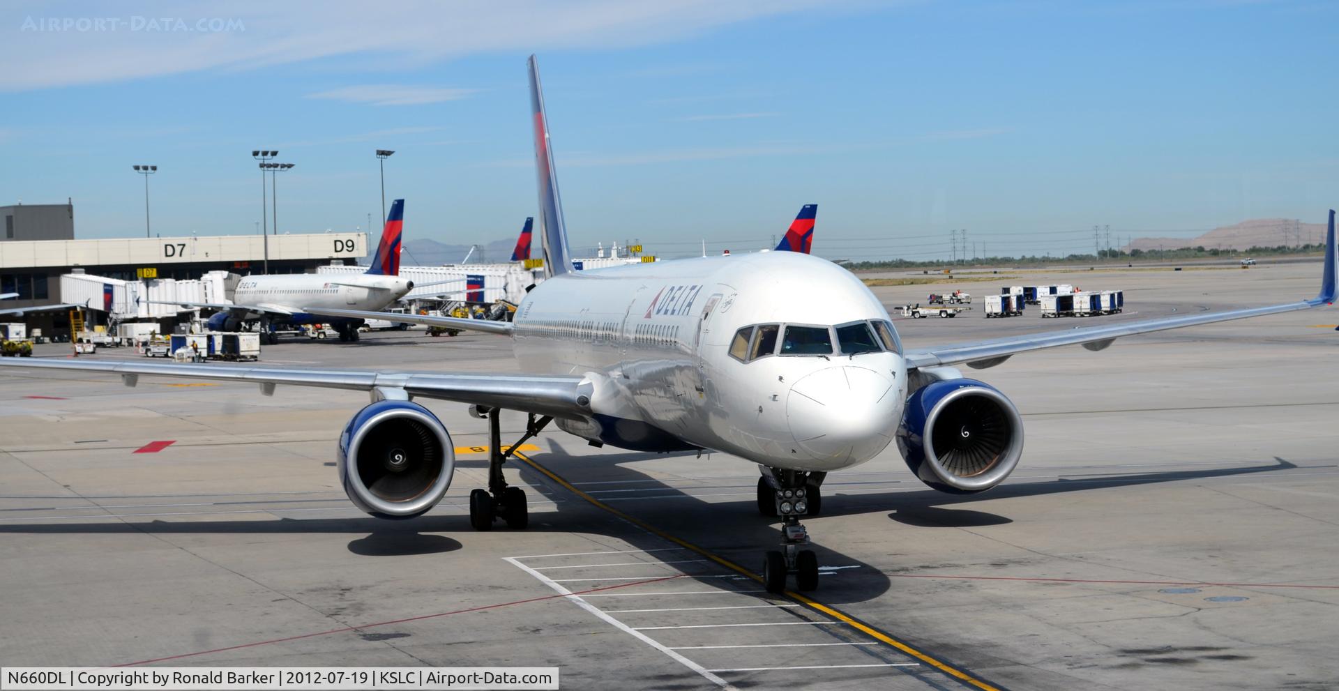 N660DL, 1990 Boeing 757-232 C/N 24422, Taxi SLC