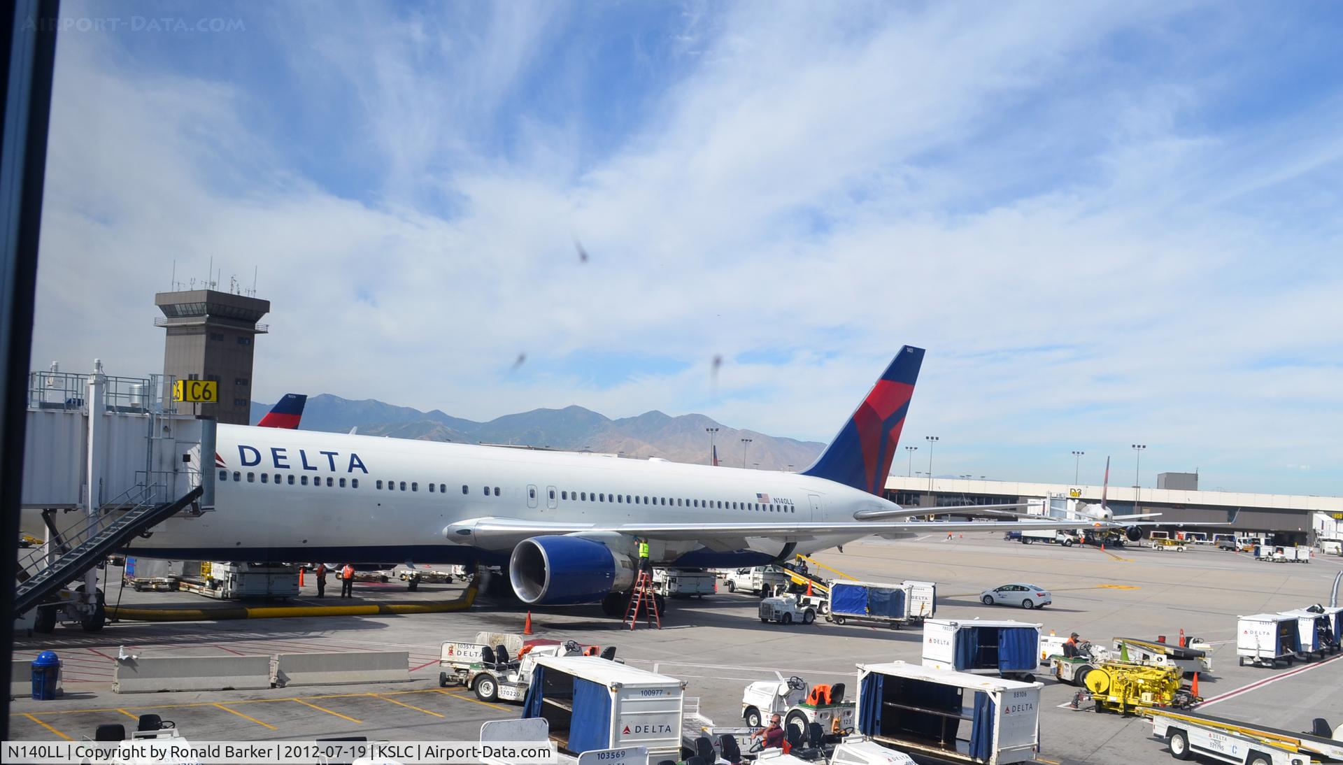 N140LL, 1993 Boeing 767-332 C/N 25988, SLC UT