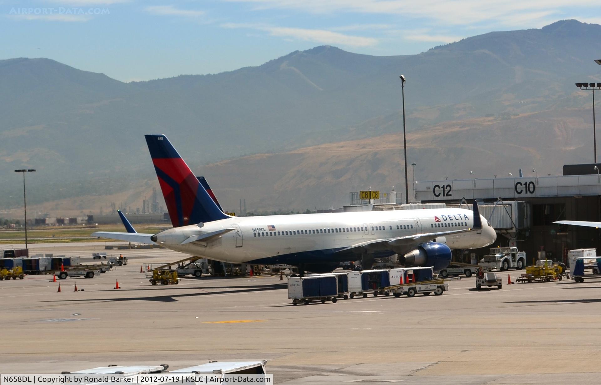 N658DL, 1990 Boeing 757-232 C/N 24420, SLC UT