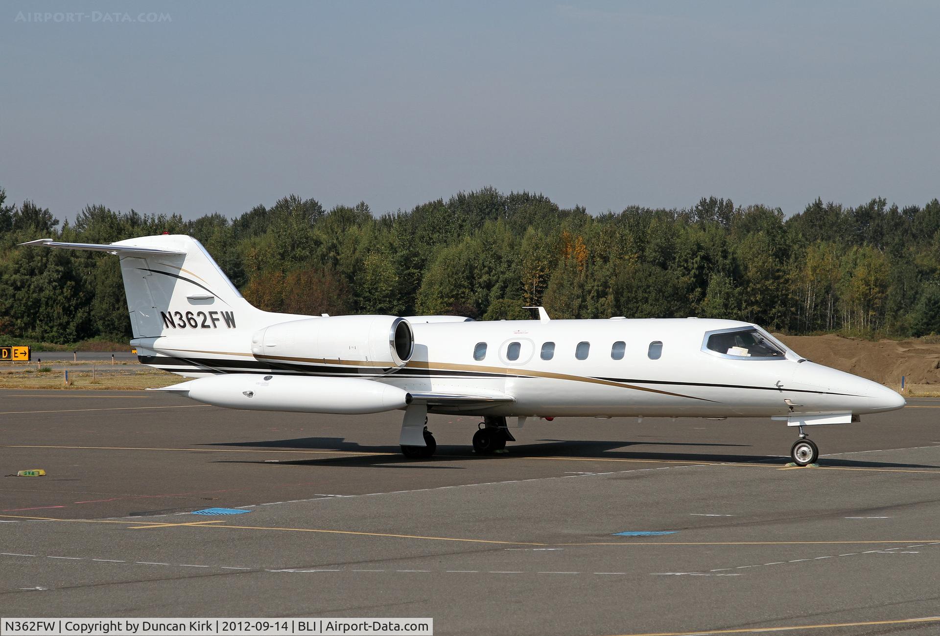 N362FW, 1980 Learjet 35A C/N 35-362, Sunny ramp shot at Bellingham