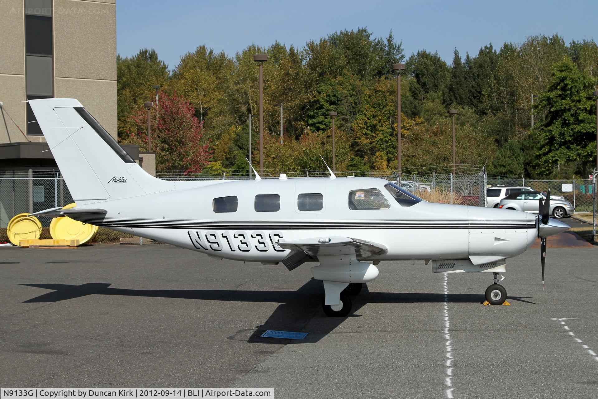 N9133G, 1988 Piper PA-46-310P Malibu C/N 4608111, They're resurfacing some of the GA ramp so parking was a zoo on this visit to Bellingham.