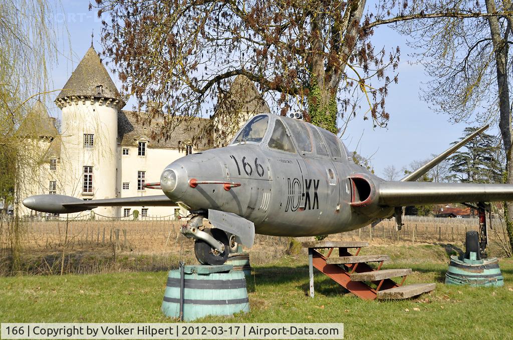 166, Fouga CM-170R Magister C/N 166, at Savigny-les-Beaune