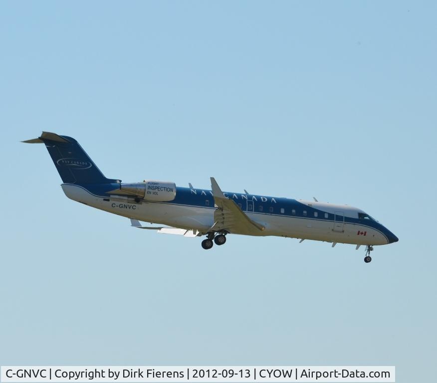 C-GNVC, 2001 Bombardier CRJ-200ER (CL-600-2B19) C/N 7519, Approaching rwy 32 on final at high noon.
